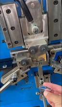 Загрузить изображение в средство просмотра галереи, Machine à pinces en acier laminée à froid avec dérouleur électrique