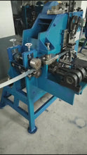 Загружайте и воспроизводите видео в средстве просмотра галереи one machine making 4 different strapping seals for both PET & steel strapping