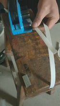 Carregar e reproduzir vídeo no visualizador da galeria, PP Strapping tool with tensioner and sealer for recycled PP straps