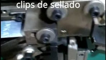 Carregar e reproduzir vídeo no visualizador da galeria, Promocione su marca grabando LOGO en los clips de sellado de metal de los flejes de acero para la industria del acero.mp4