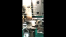 Carregar e reproduzir vídeo no visualizador da galeria, maszyna do produkcji klamerek z drutu 19 mm do wiązania sznurkiem;.mp4