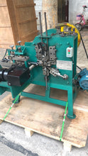 Carregar imagem no visualizador da galeria, Machine à joint dentelé de cerclage en PET pour joint dentelé de 5/8 '