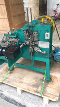 Carregar imagem no visualizador da galeria, Machine ng PP-strapping clip--19 mm- na may serrated point
