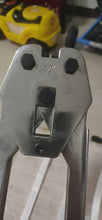 Carregar imagem no visualizador da galeria, PP Strapping tool with tensioner and sealer for recycled PP straps
