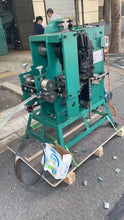 गैलरी व्यूवर में इमेज लोड करें, Steel strapping seal clip making machine with logo embossed for 3/4' steel seal