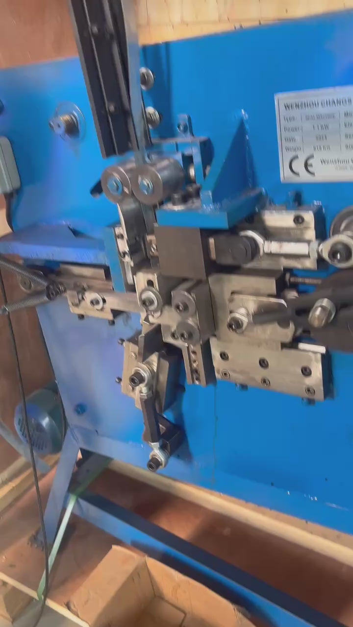 Cost saving machine for making PP strap clips with steel scraps sheets